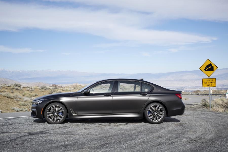  BMW M760i xDrive 2017 года  (NA) (фото 57 из 154)